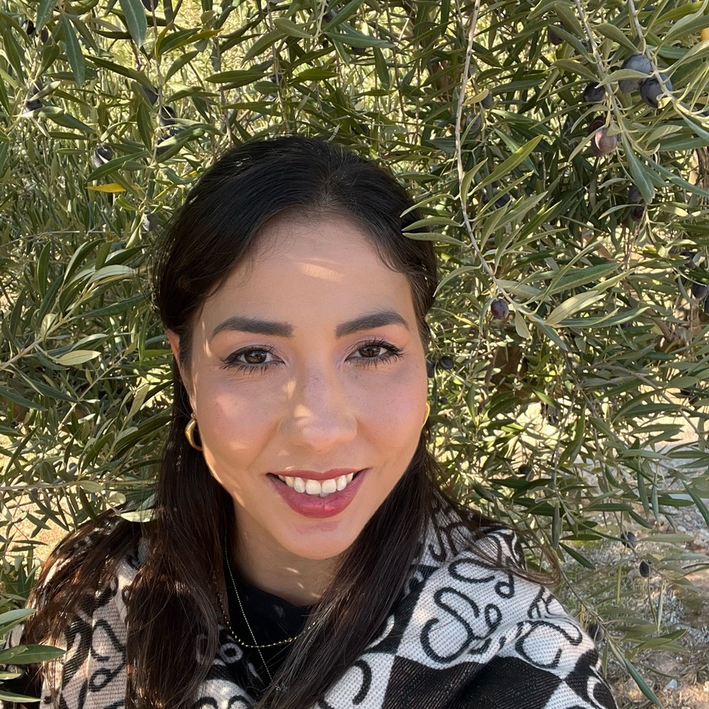 Meet your Posher, Alexandra